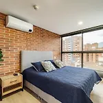 Apartamento Ubicado En, Laureles, Medellin